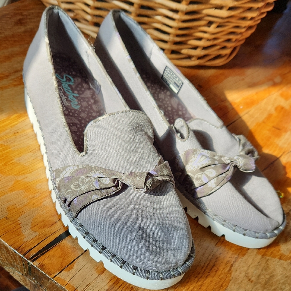 Skechers Gray‎ Canvas Loafers sz 11